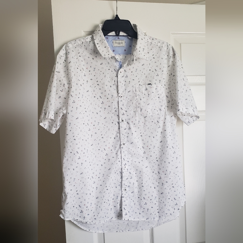 7 Diamonds White Print Stretch Button Down Size L